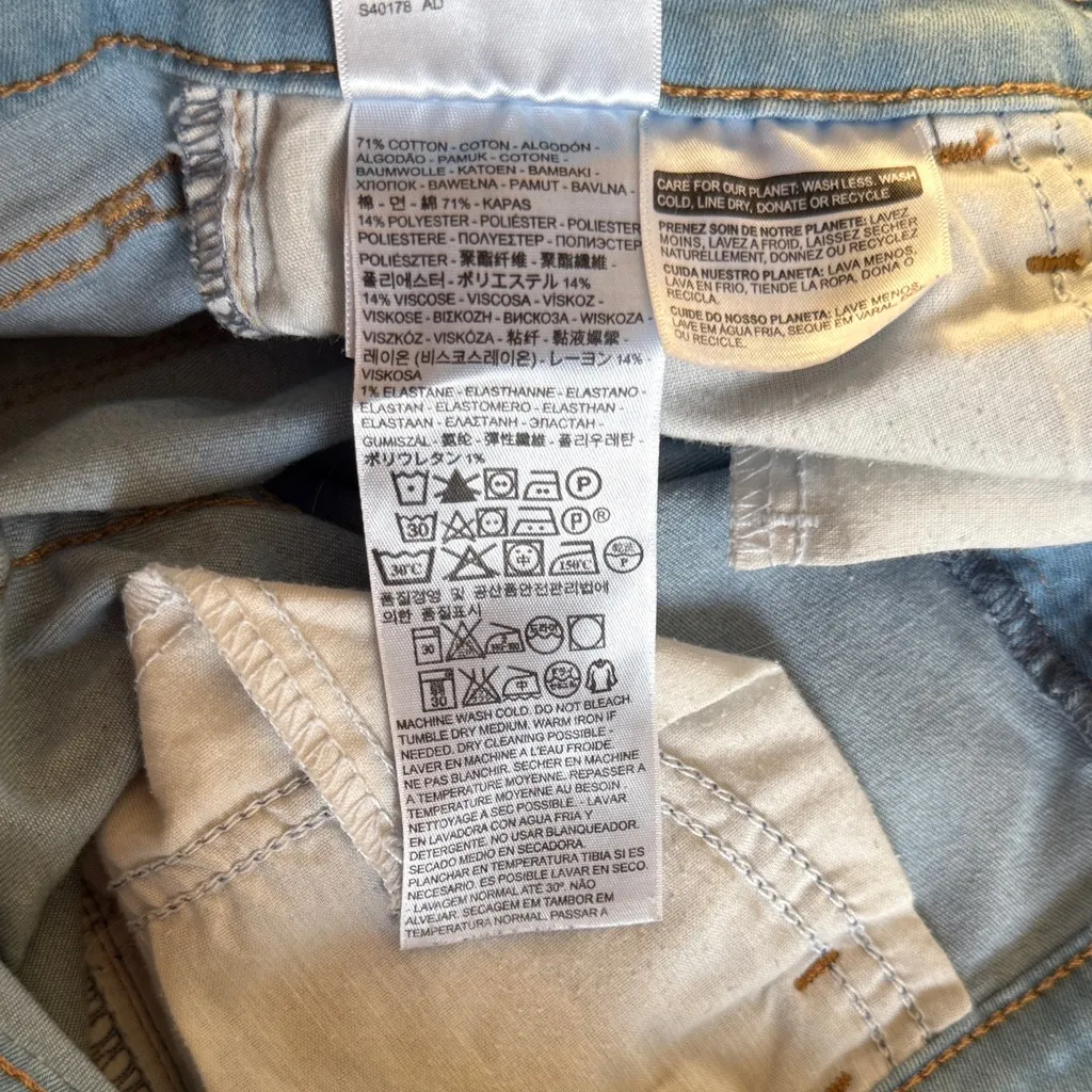 Levi's 710 25” Waist Light Blue Skinny Jeans - Image 11