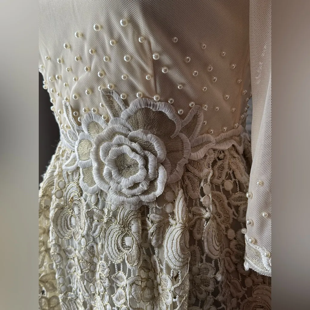 Metisu sheer top beige and gold floral pearl party dress. Nwt Size M - Image 7