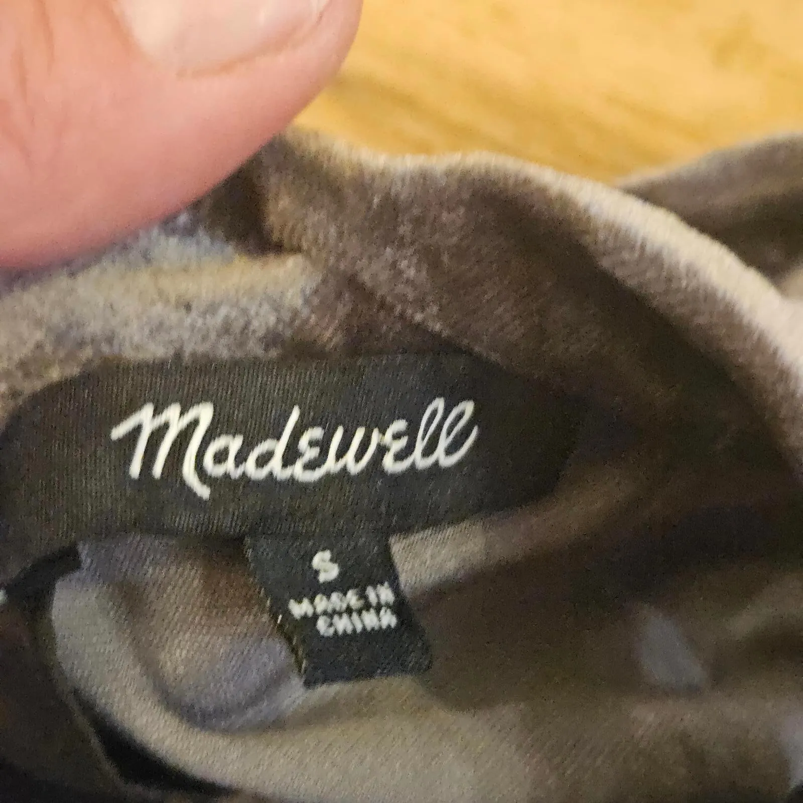 Madewell Velvet Keyhole Blouse - Size‎ S, Charcoal Gray Top - Image 3