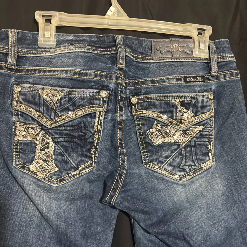 Miss Me Junior's Medium Wash Slim Beaded Skinny Leg Blue Denim Jeans Size 27 - Image 4