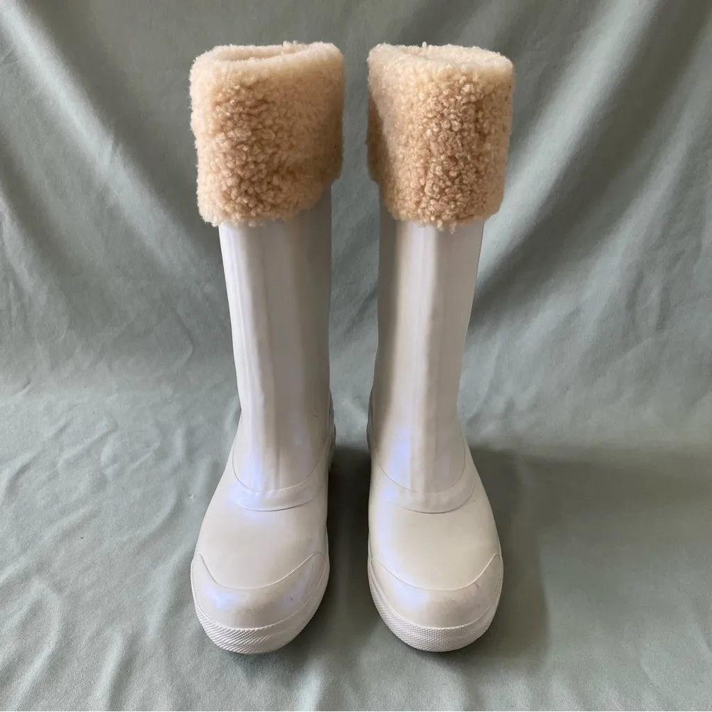 RARE UGG Mill Creek Rain Boot, Iridescence White, Size 6/EU 37 - Image 6