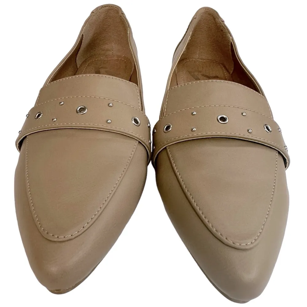 Report Tan Neutral Studded Accent Loafer Flats Slip On Pointed Toe Shoes Sz 7.5 - Image 2
