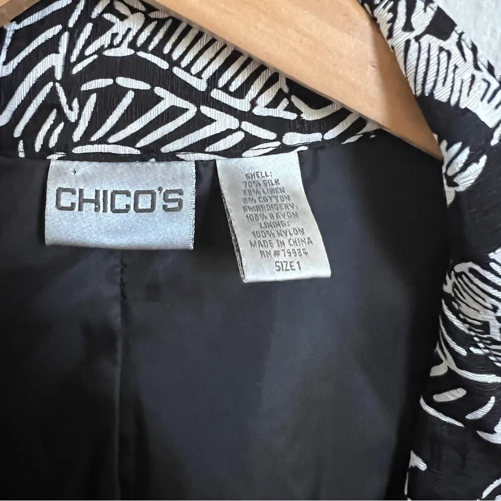 Chico’s Lagenlook Floral Jacket Black & White Botanical Asian Oriental 1 Medium - Image 5
