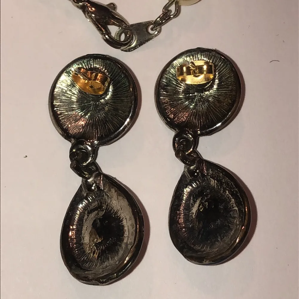 Vintage Chunky Navy Blue Gold Tone Faux Pearl Beaded Necklace Earrings Set - Image 6