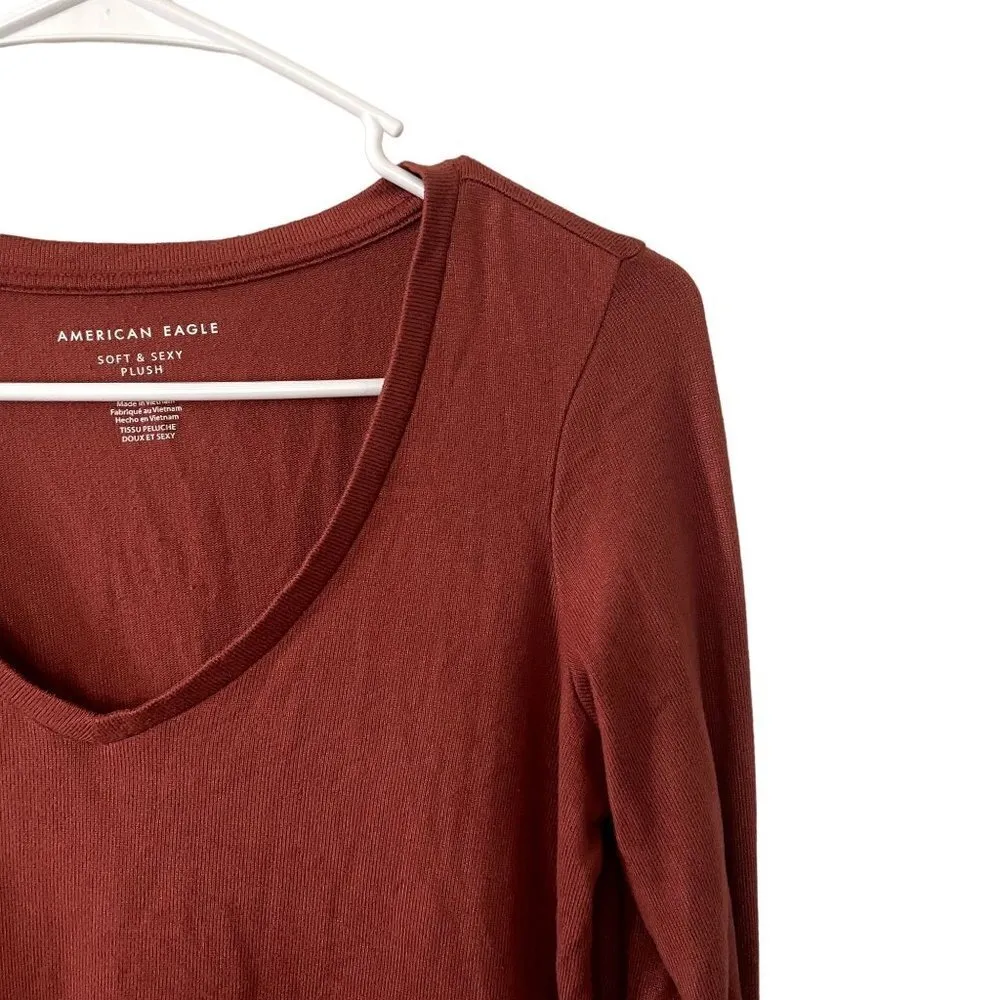 American Eagle soft and sexy coral v-neck sweater knit comfortable winter warm - Image 2