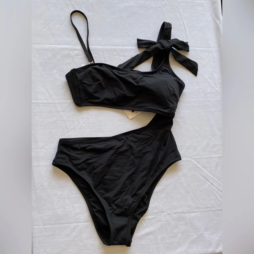 Shade & Shore One Shoulder Bow Cut Out One‎ Piece Black Swimsuit 
Size XL - Image 5