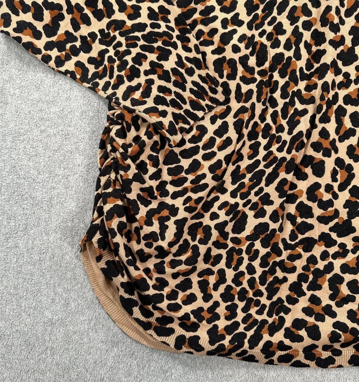 Lane Bryant Leopard Print Ruched Side Sweater Top Size 26/28 V-Neck Brown Black - Image 2