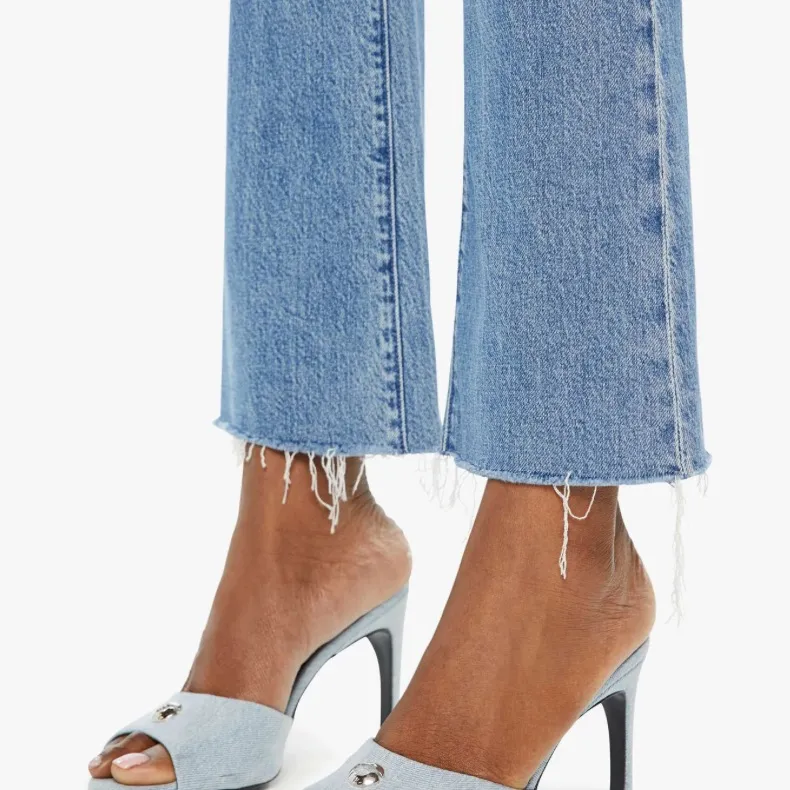 MOTHER Superior The Outsider Flood Fray In Are We There Yet crop blue denim 26 - Image 9