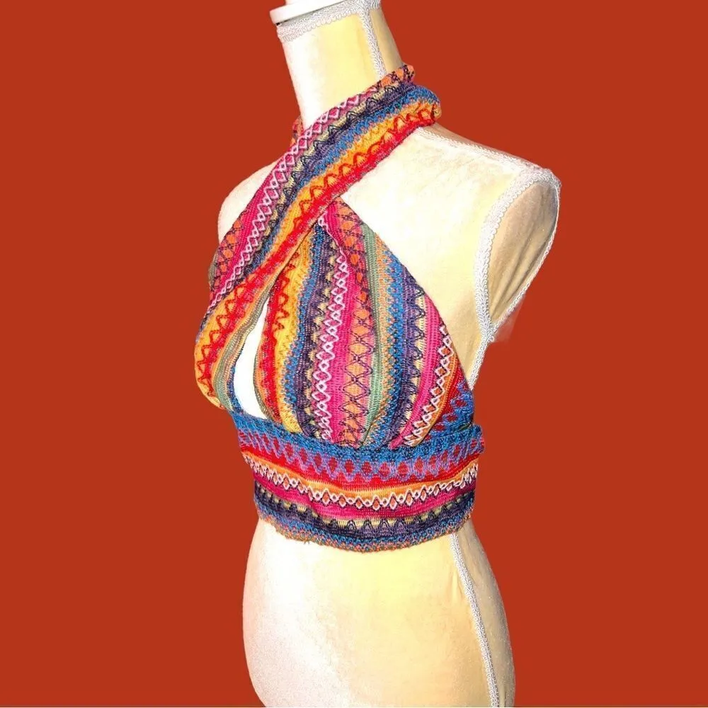 Crisscross open back geo pattern halter top. New - Image 7