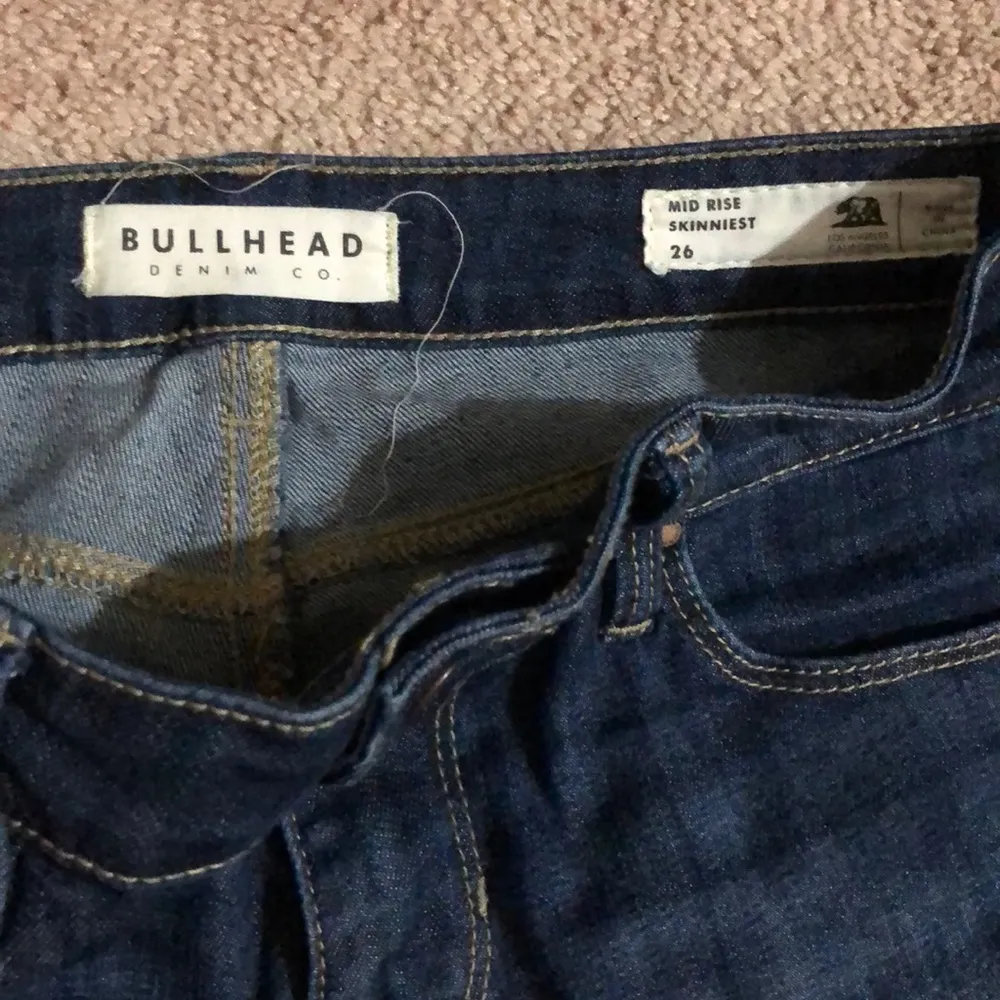 Bullhead Denim Co Mid Rise Skinniest 26 Dark Wash - Image 4