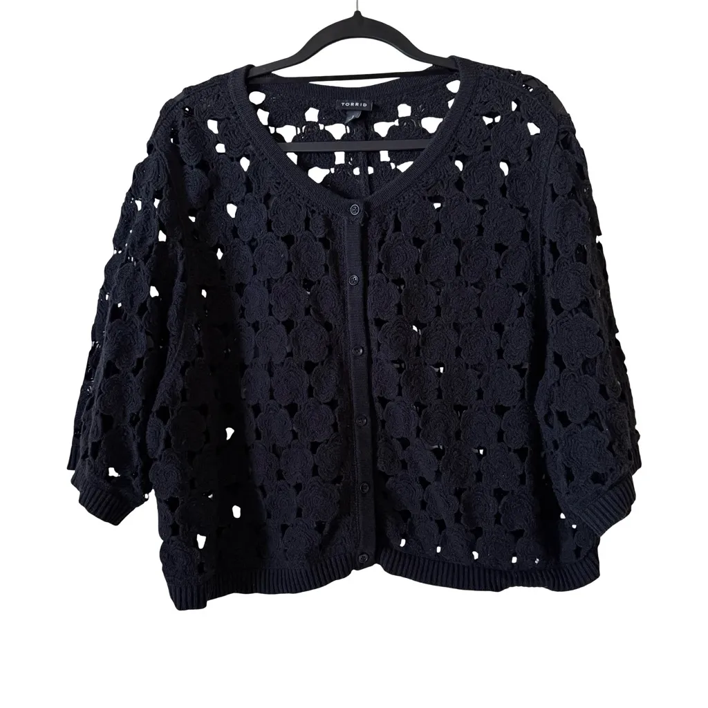 Torrid Crochet Shrug Cropped Button Cardigan Size 2 - Image 2