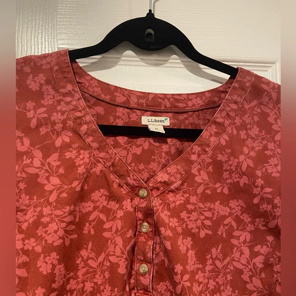 L.L. Bean Size M Pink Floral V Neck Henley Long Sleeve Pullover Cotton Blend Top Size M - Image 2