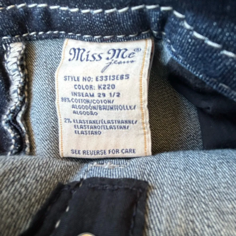 NWOT Miss Me Blue Flare & Wide Leg Jeans with Dimensional Fading - Image 6