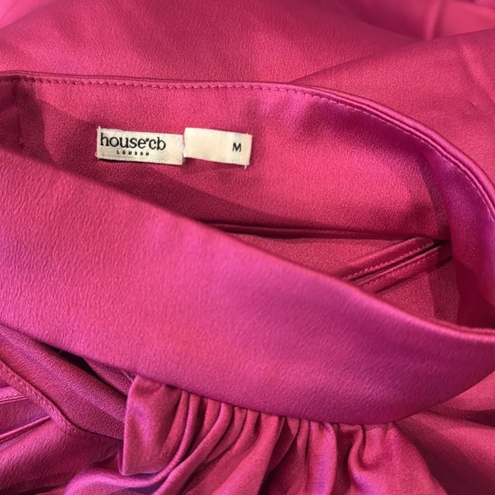 NWOT House of CB Aida hot Pink Satin Mini Dress sz M - Image 8