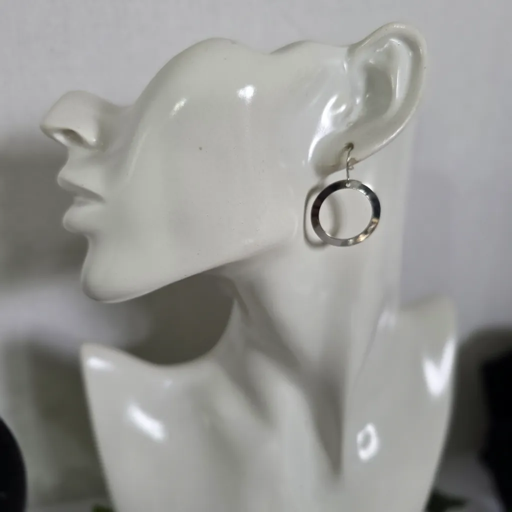 Silver Choker Necklace with  Yellow Enamel Circle Pendant and Earrings Set - Image 9