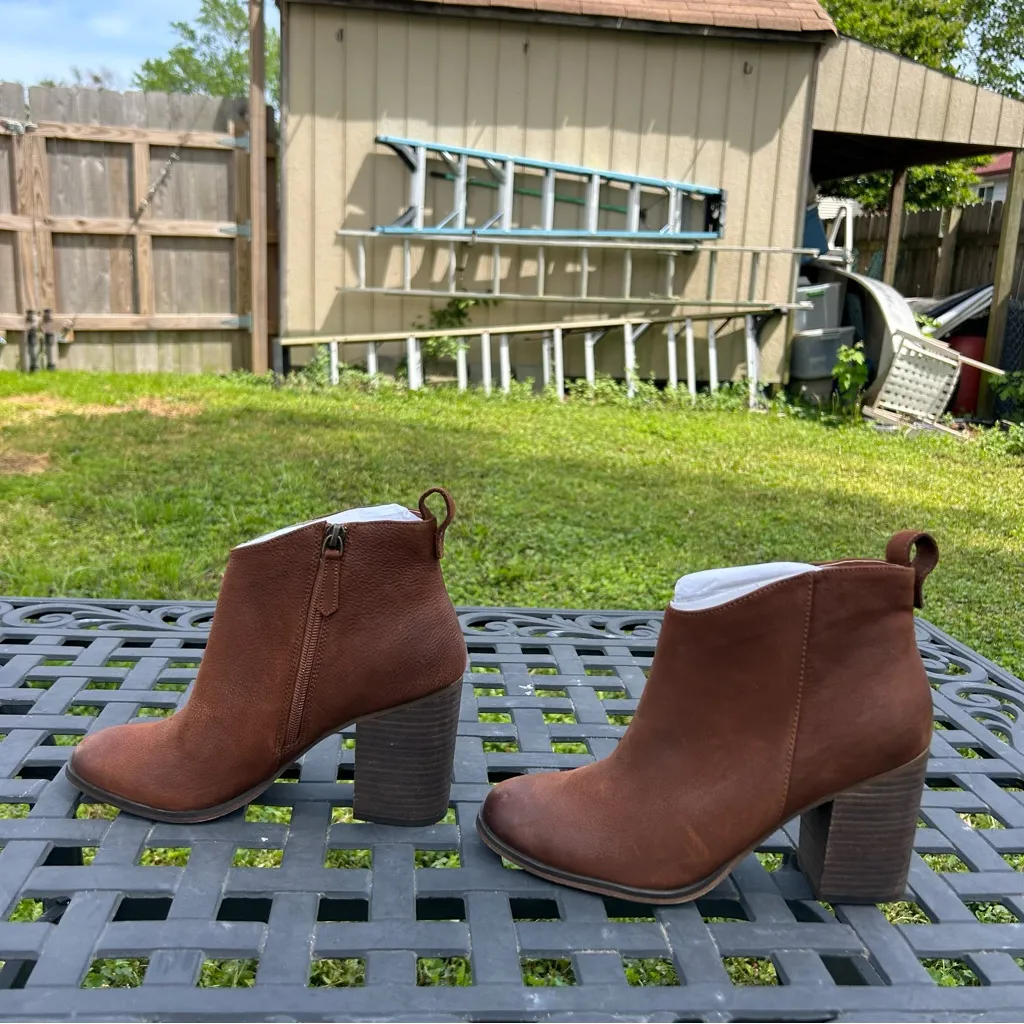 Lance‎ Block Heel Bootie In Cognac Oiled Leather by Bp size 8 - Image 4
