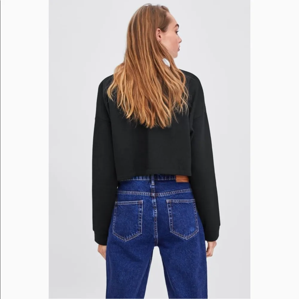 ZARA  cropped sweatshirt - Image 5