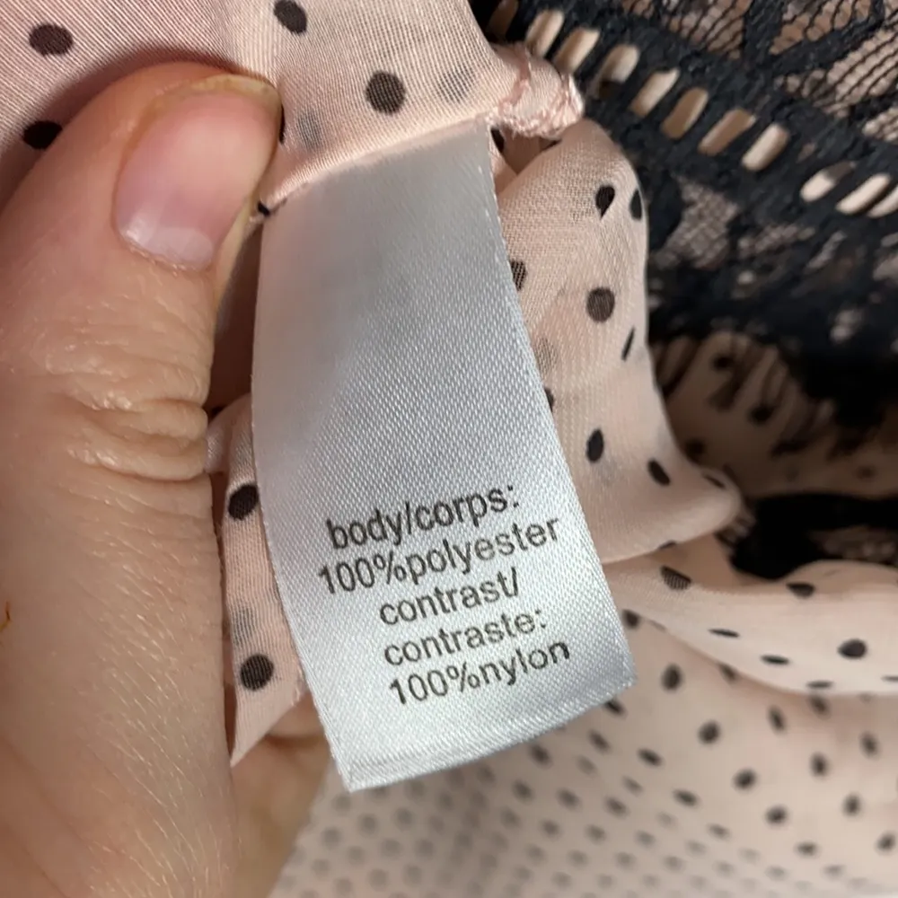 Maurices light pink polka dot blouse with lace trim size S - Image 8