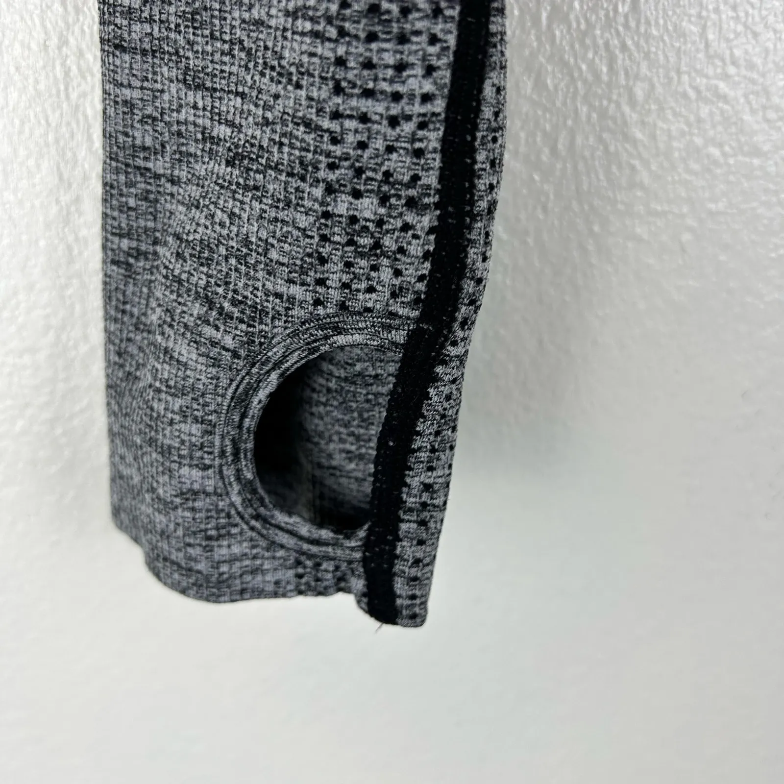 Victorias Secret Pink Active Crop Top Size Large Grey Seamless Long Sleeve - Image 5