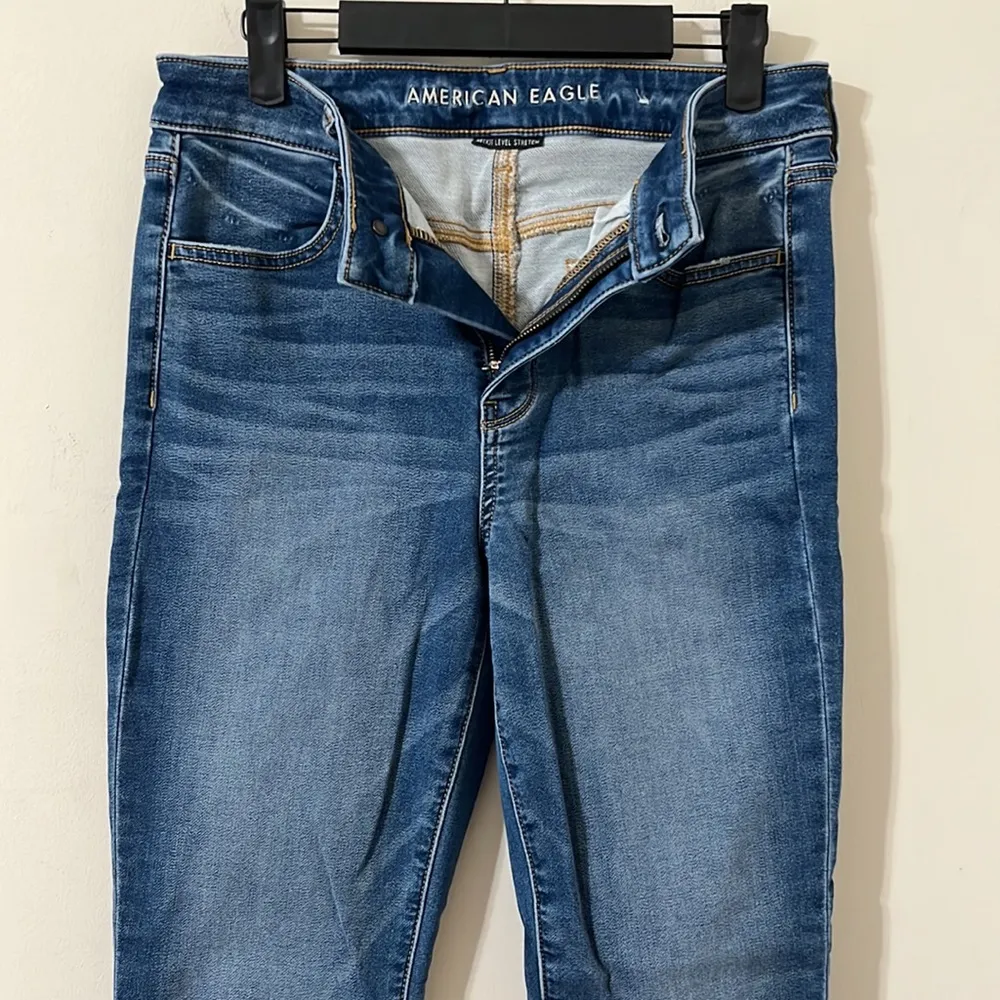 American Eagle Ne(x)t Level Stretch Hi-Rise Medium Wash Denim Jegging Size 10 - Image 5