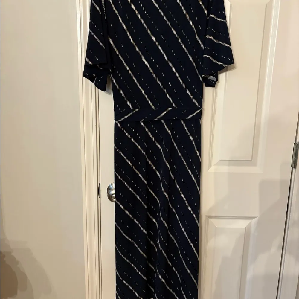 H&M Blue and White Striped Garment - Image 6