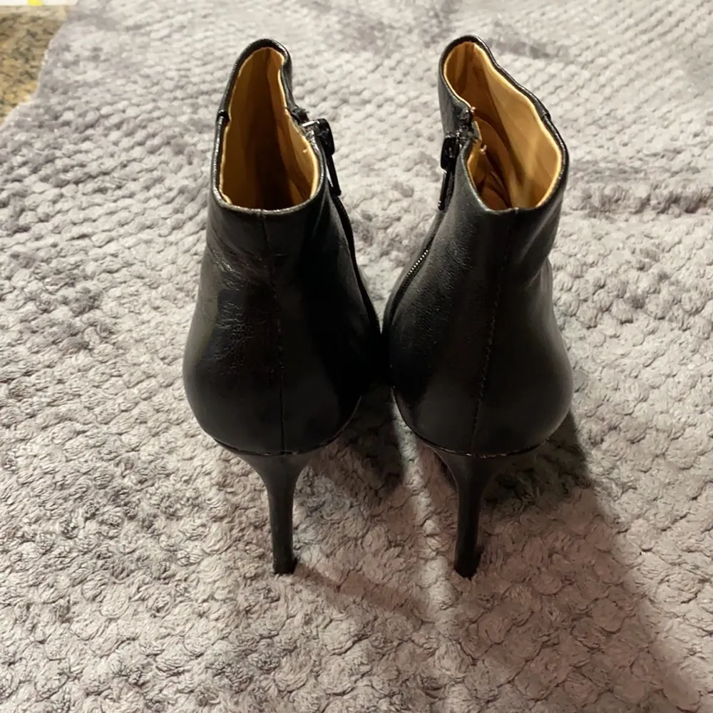 Banana Republic Black Leather Stiletto Booties Size 7 GUC #3158 - Image 5