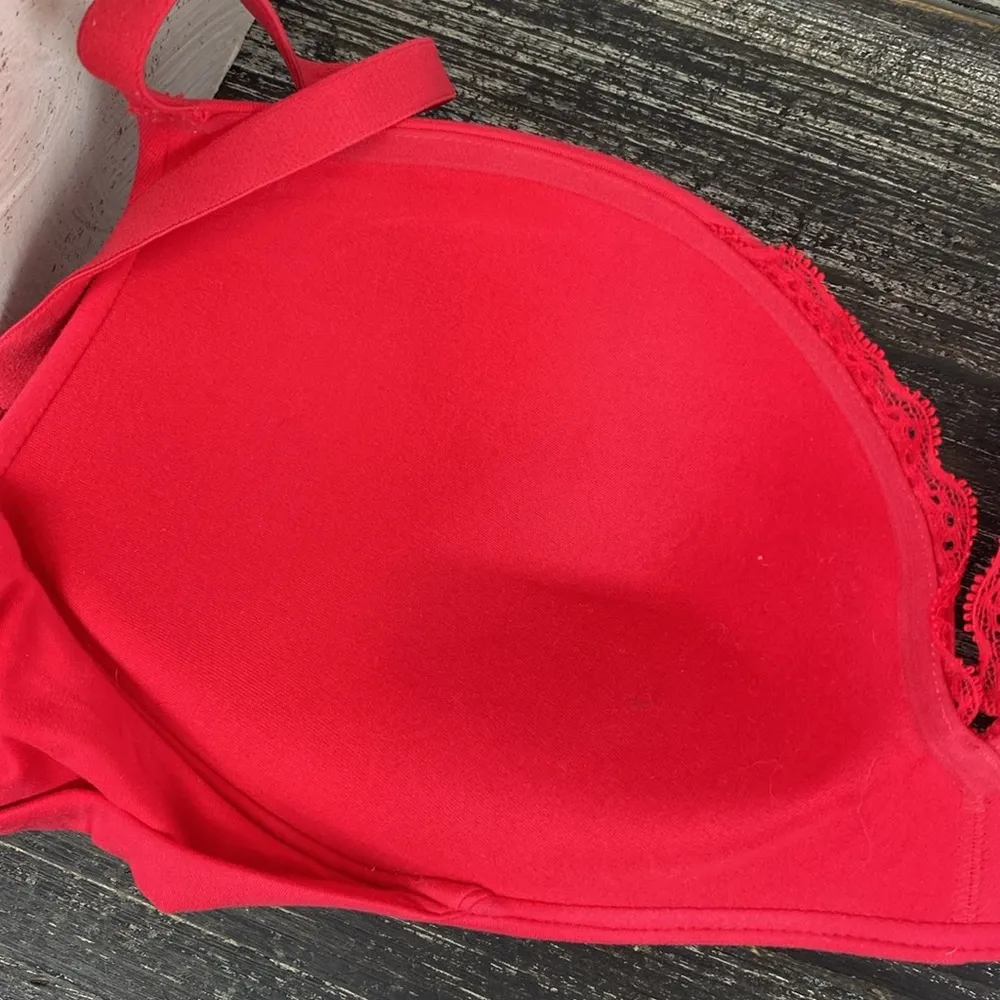 Victoria’s Secret Body By Victoria Lined Tagless Underwire Demi Bra 36C - Image 3