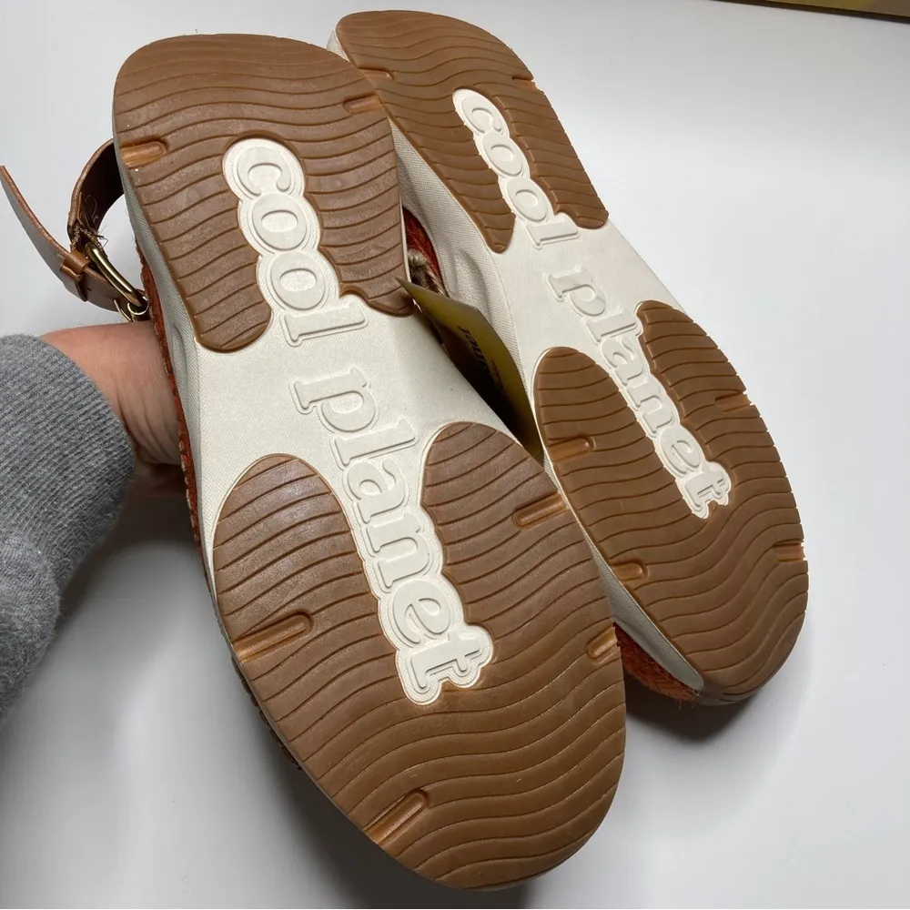 Cool Planet by Steve Madden | Tan Paris Springs Sandals - Image 7