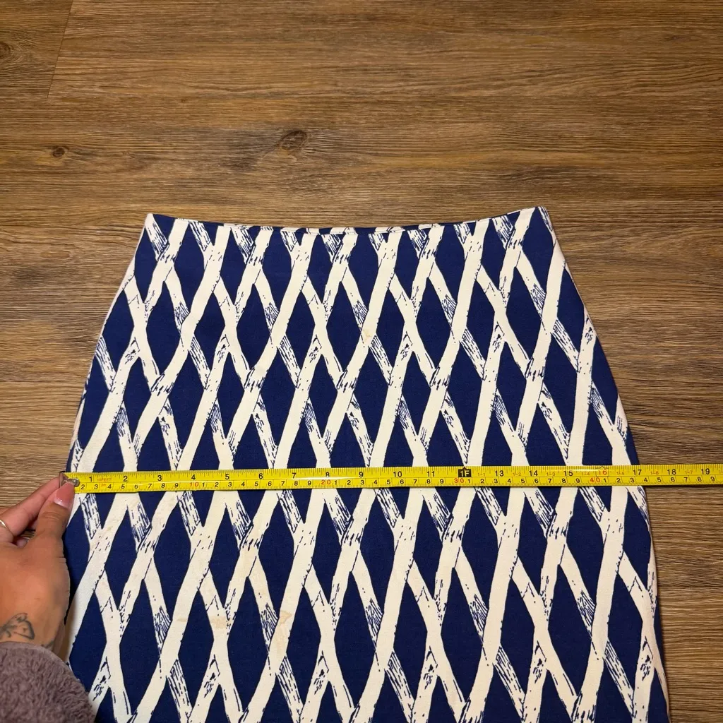 J. McLaughlin Navy and Cream Geometric Pencil Skirt - Image 11