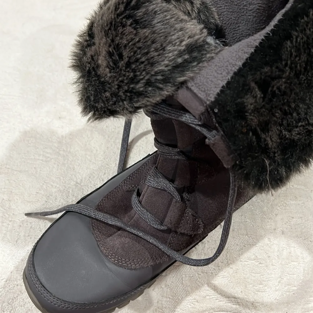 The North Face Women's Nuptse Purna Boot Size 8 Waterproof Faux Fur Gray Suede - Image 9