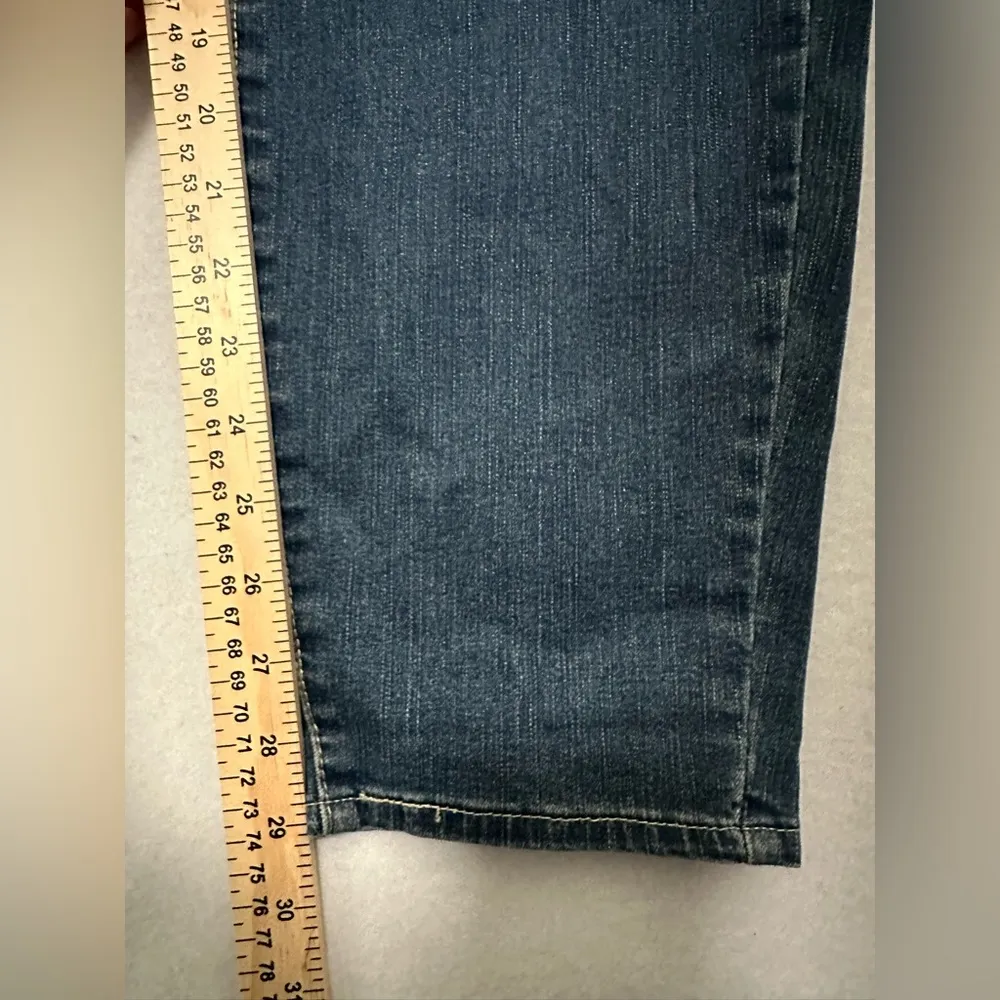 NWT Signature by Levi Strauss Women’s Pull On Skinny Jeans Contouring Size 28 Blue - Image 9