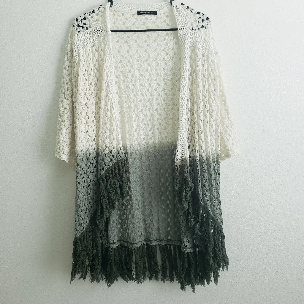 Peer Tree Crochet Fringe Ombre Cardigan Sweater - Image 2