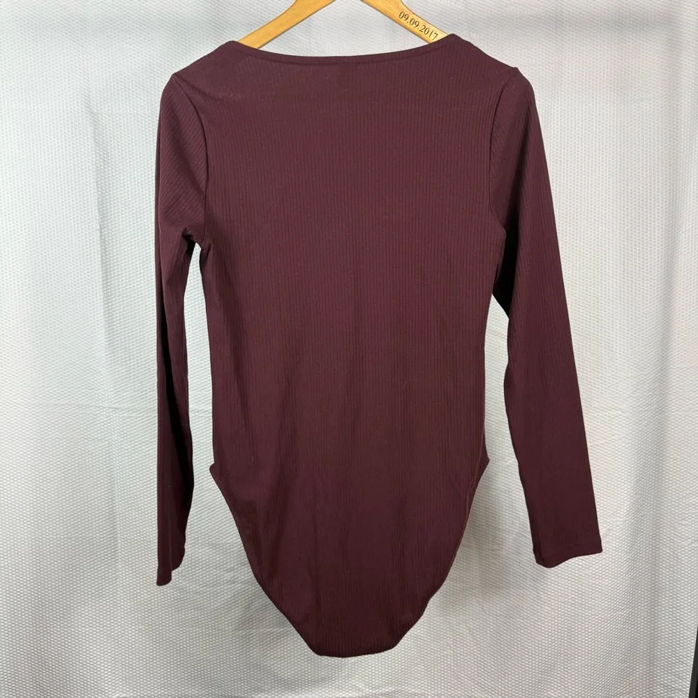 Old Navy Burgundy Ribbed Top NEW - Image 5