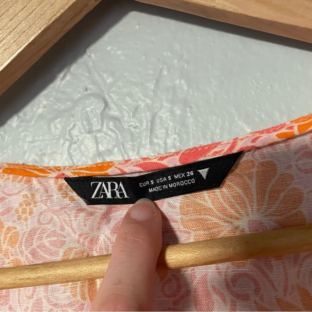 Zara Pink Orange White V neck Twist Linen and Cotton Resort Floral Crop Top - Image 6