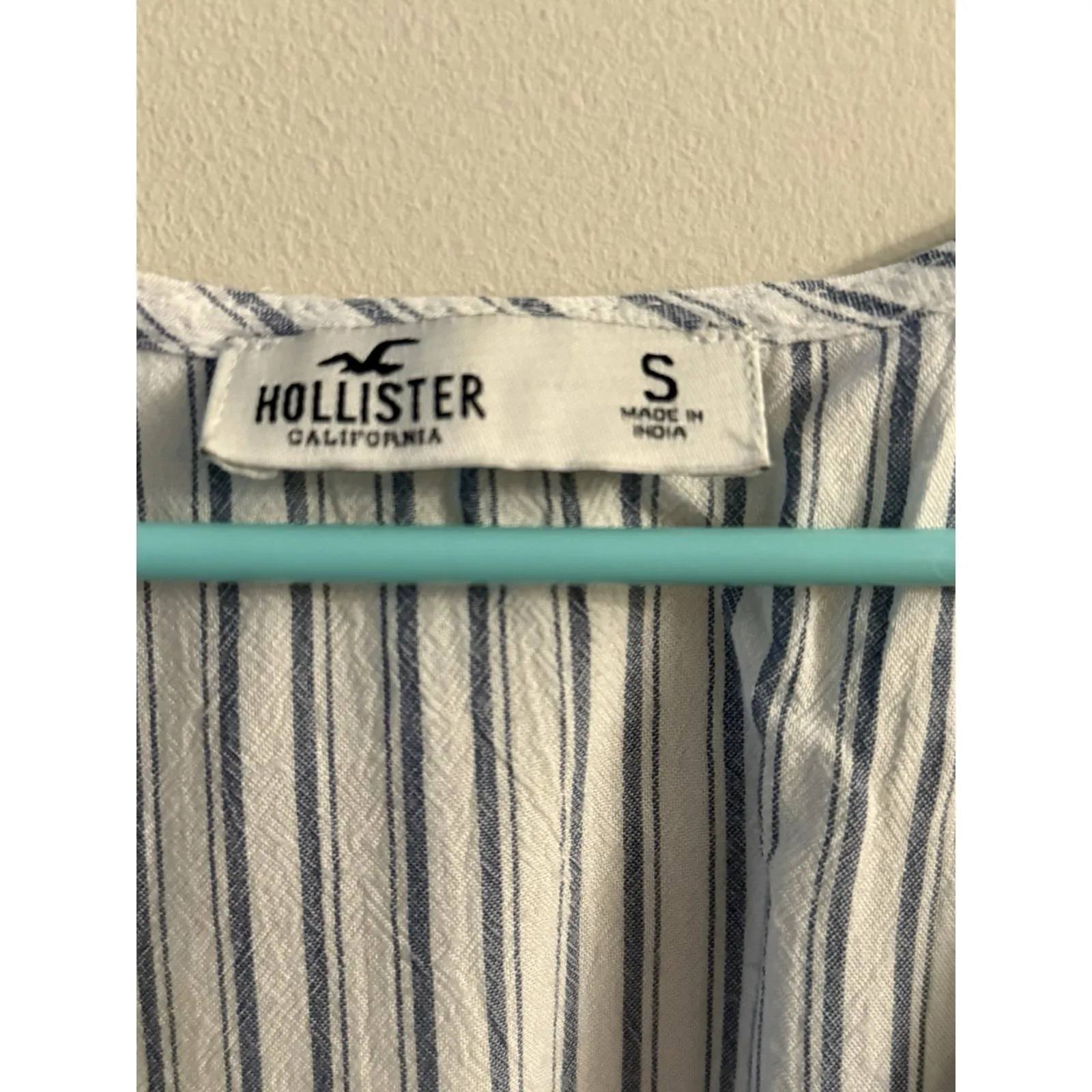 Hollister Coastal Striped Stripe Long Sleeve Cross Over Crop Top Women's‎ Size S - Image 3