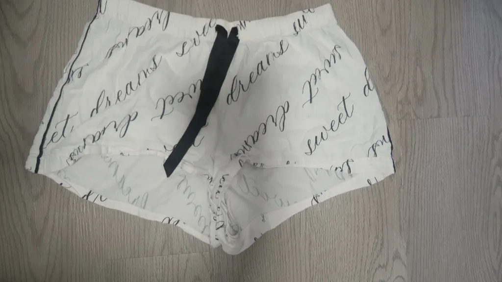 Victoria's Secret sweet dreams all over pajamas shorts in white and black size small. - Image 11