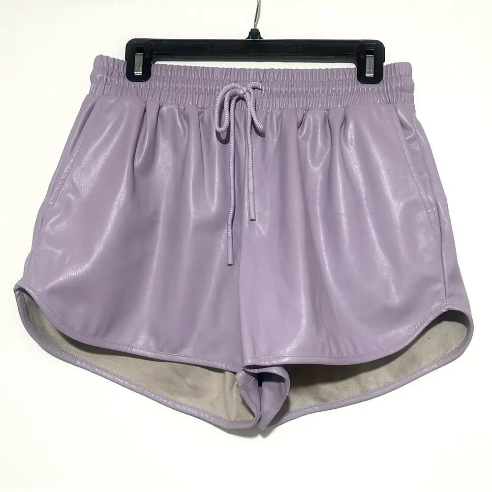 NWT 7 For All Mankind womens Elastic Side Slit Short Purple Medium - Image 4