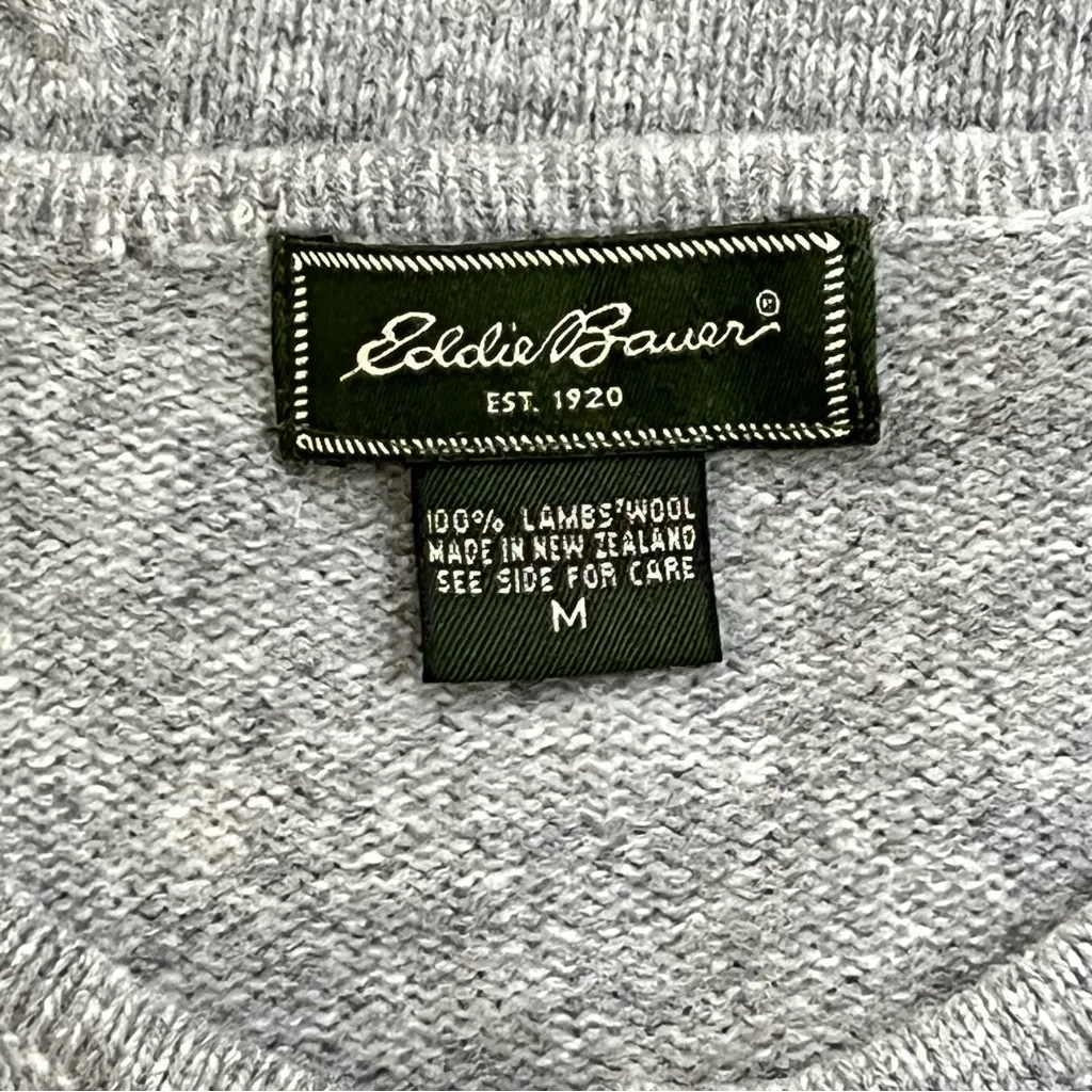 Eddie Bauer Grey Lambs Wool Embroidered Floral Sweater Size Medium - Image 9