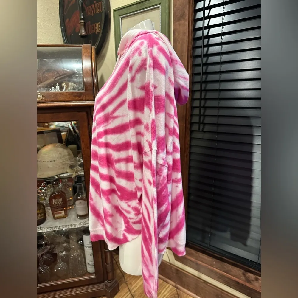 NWT Cabana By crown & Ivy Tie Dye Hoodie Sweater pink color - Image 3