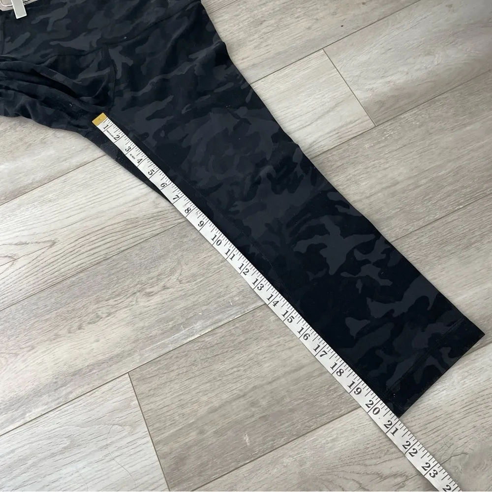 Lululemon Align Leggnigs crop 21" incognito camo womens Gray (size 6) athleisure - Image 4