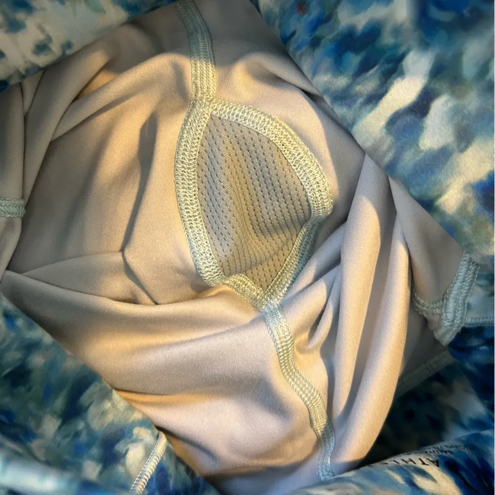 Athleta Blue Floral Delancey Skyline Salutation Stash 7/8 Leggings Size Small - Image 12