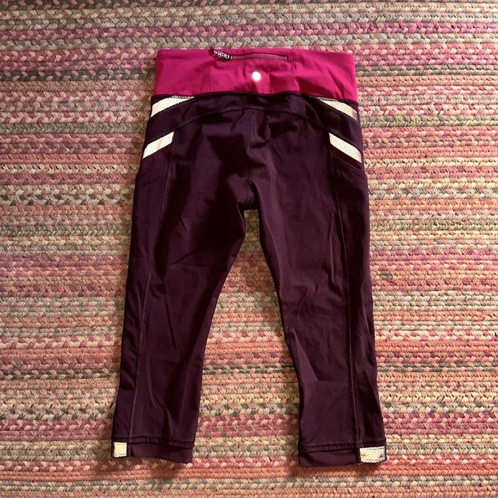 VTG LULULEMON MAROON RUNNING REFLECTIVE MESH CROP LEGGINGS - Image 7