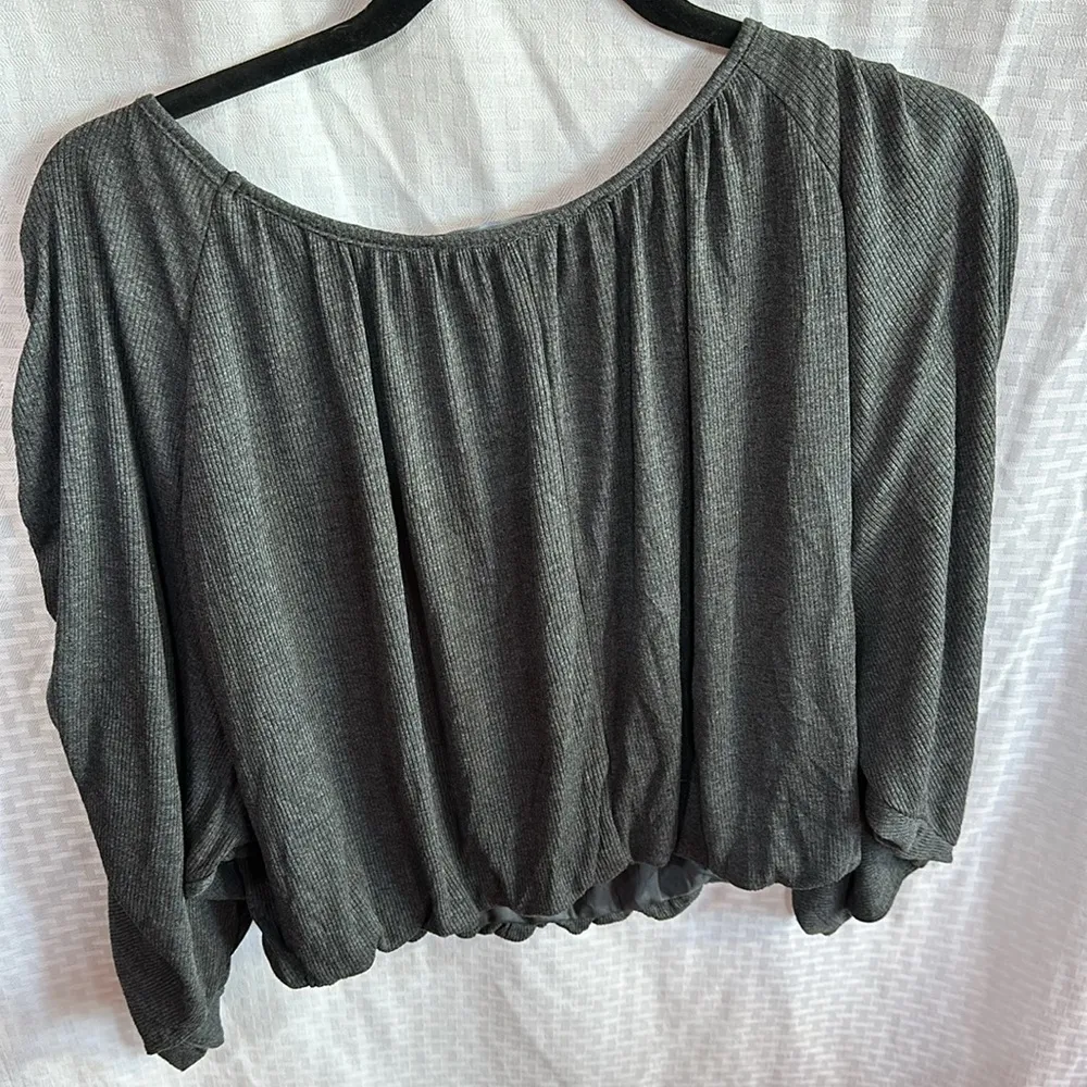 HYFVE gray crop long sleeve blouse - Image 2