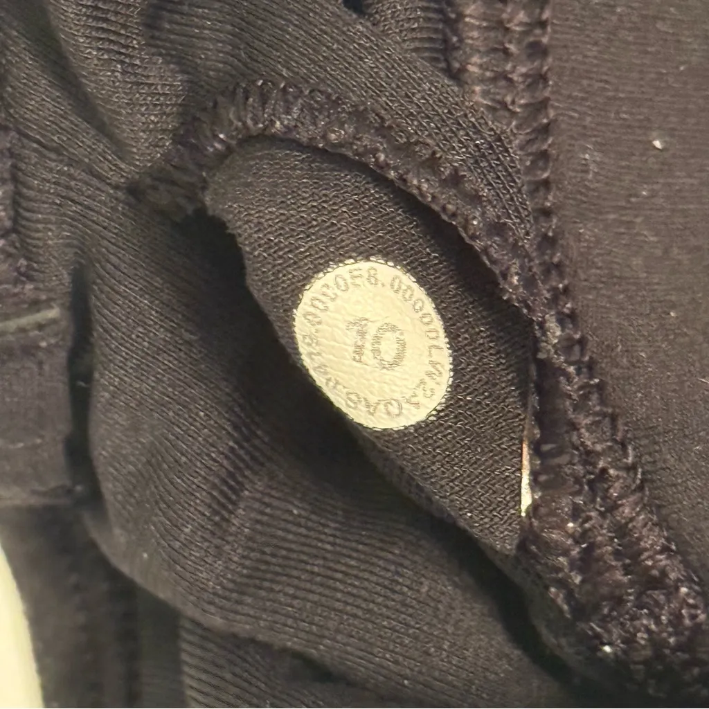 Lululemon Flow Y Bra Nulu Light Support, A–C Cups in Black - Image 5