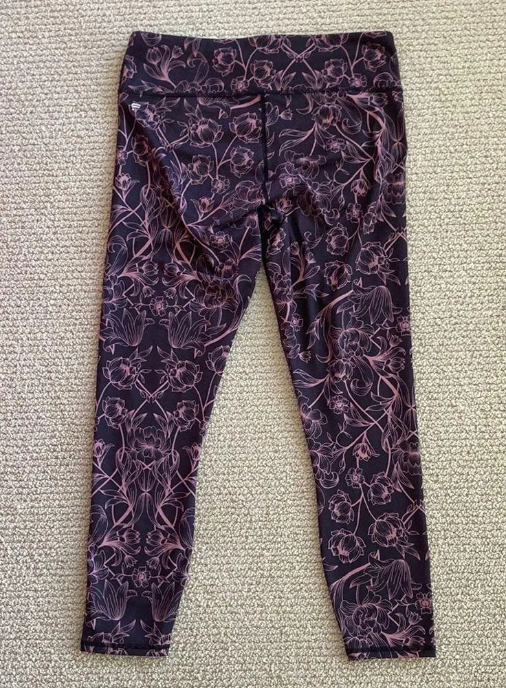 FABLETICS Powerhold Cropped Leggings Capri Black Pink Floral Size Small VEUC - Image 4