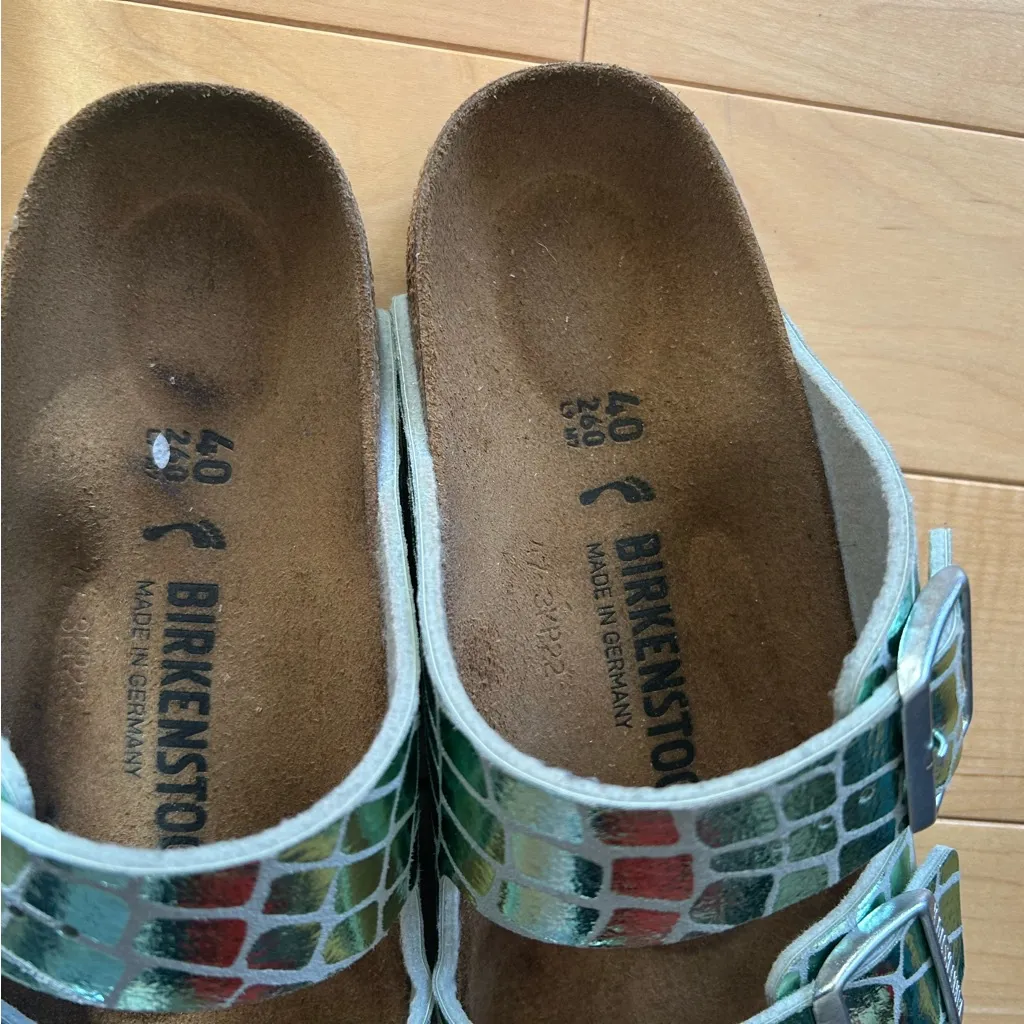 Birkenstock Arizona Gator Gleam Metallic Green Sandals Women’s Size 40 - Image 3