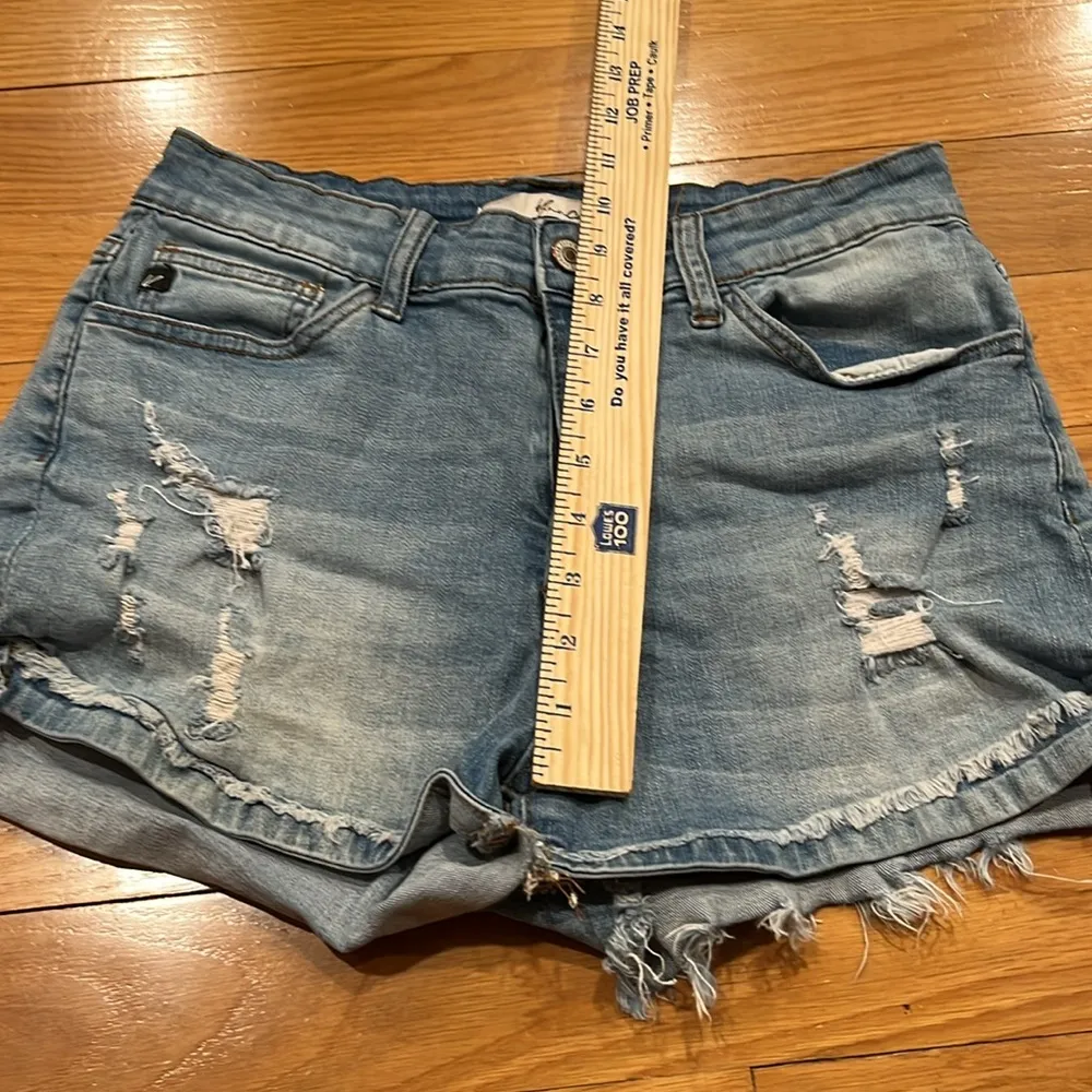 Kancan distress jeans shorts size 9/28. - Image 7