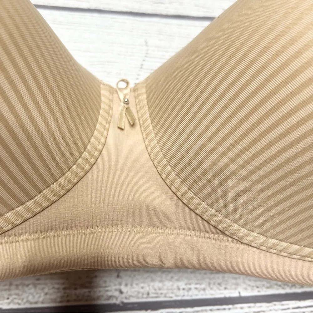 Vanity Fair Full Coverage Convertible Strap Wireless T-Shirt Bra Size 38DD Tan - Image 4