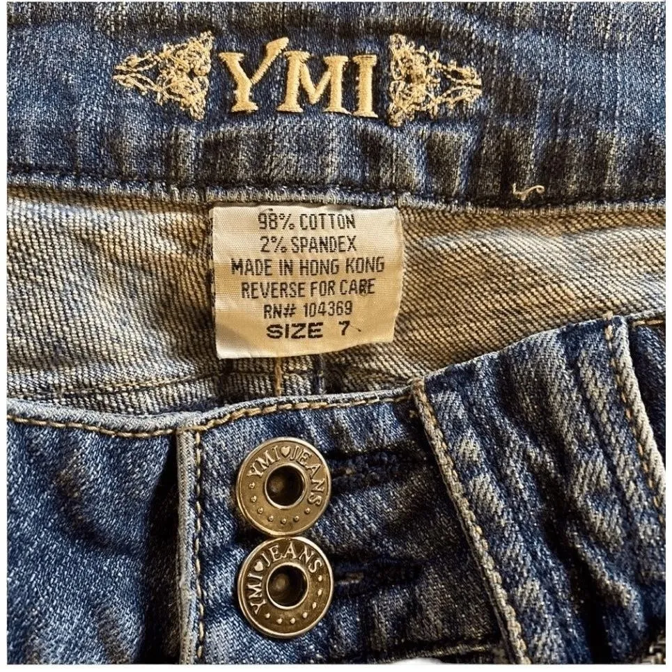 Ymi Excellent  Mid-Rise Capri Shorts Junior 7 Medium Blue Distressed Button Tie - Image 6