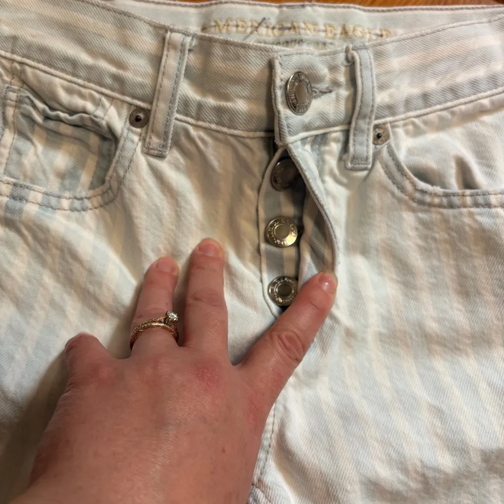 American Eagle Striped White Blue Tomgirl Distressed Bermuda Shorts Women’s Sz 0 - Image 8